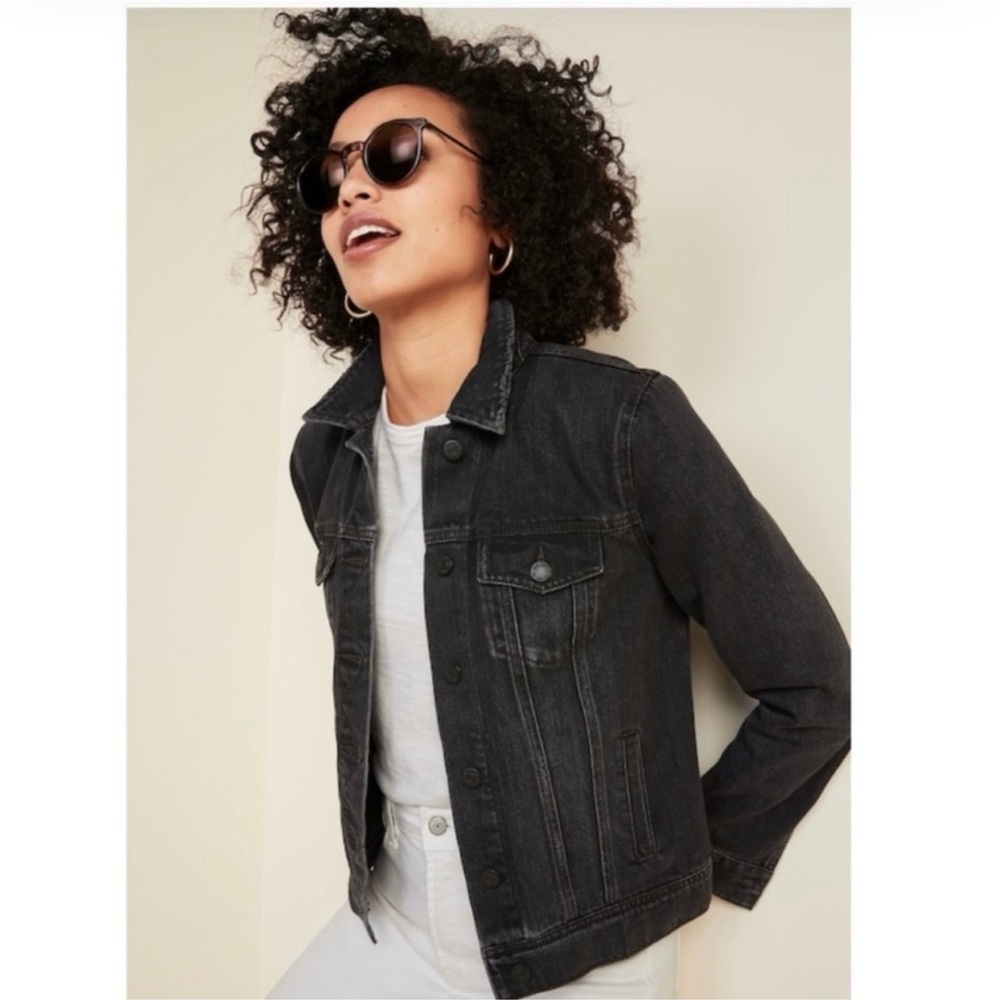 NWT Old Navy Women’s Black Distressed Denim Trucker Jean Jacket Size Medium - Picture 3 of 11